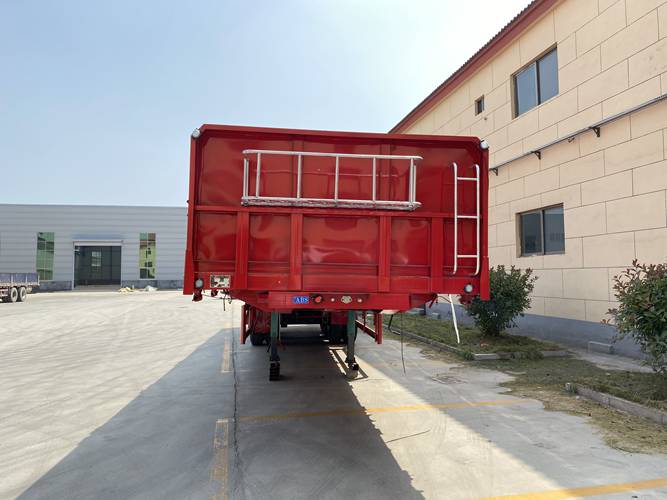 輕量化自卸半掛車(chē)廠家
